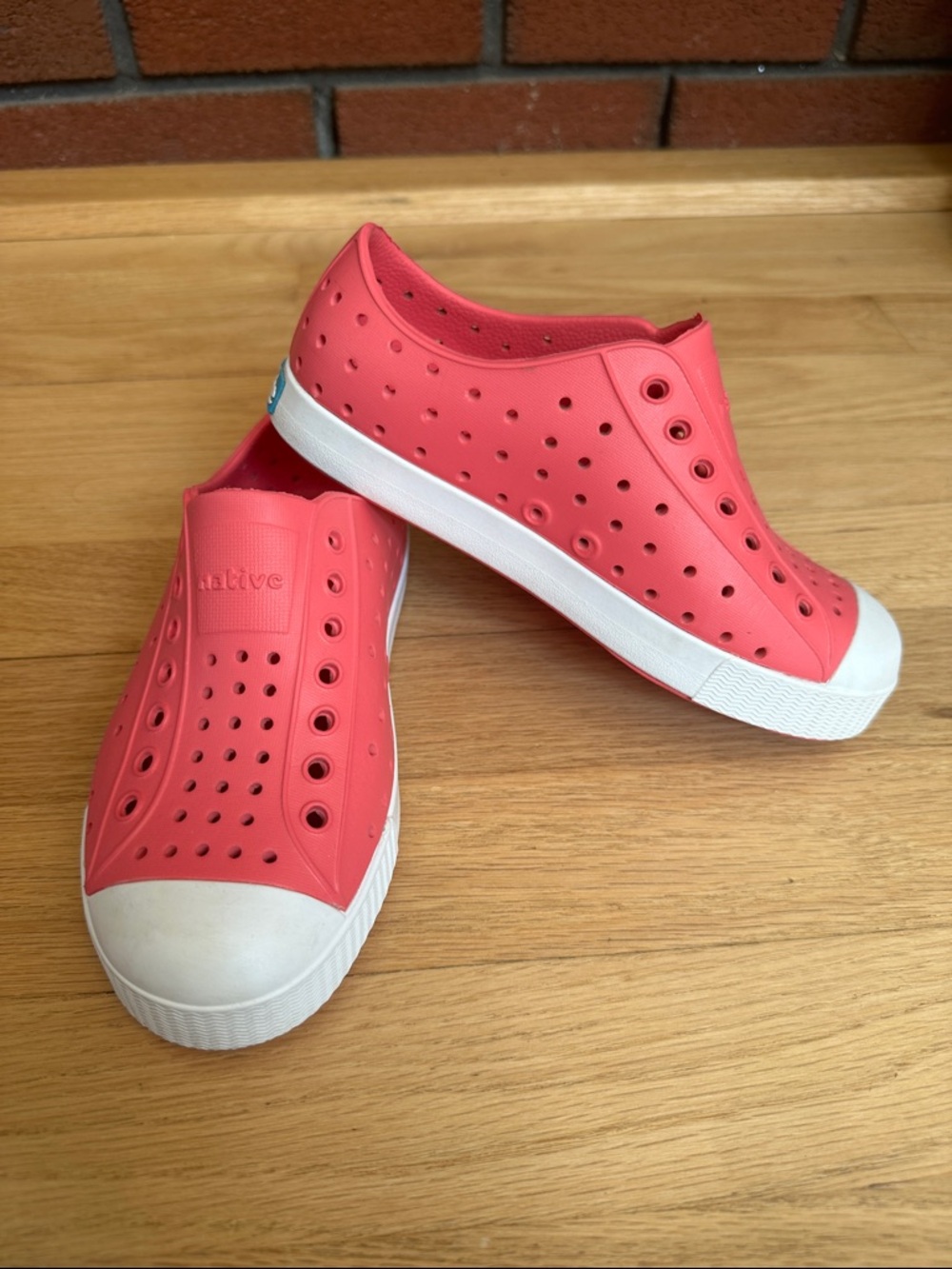 Native Coral Pink Slip-On Sneakers Child 12